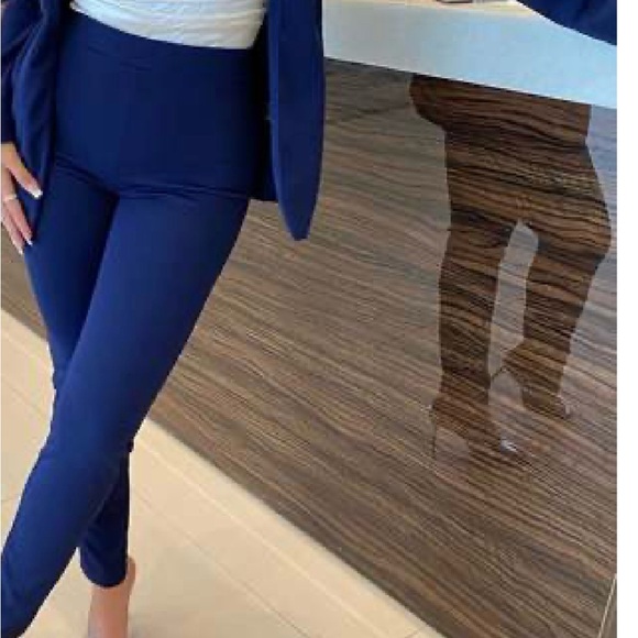 Women’s pants suit - Picture 2 of 4